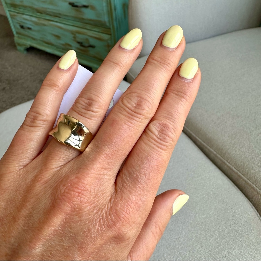 NWT J. Crew Molded Metal Ring - Gold toned, Size 6